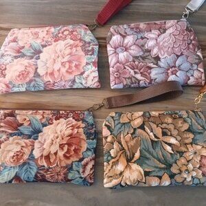 New Zippy Hanging Canvas Wristlet Clutch Pouch Make-up Bags Floral Mums prints